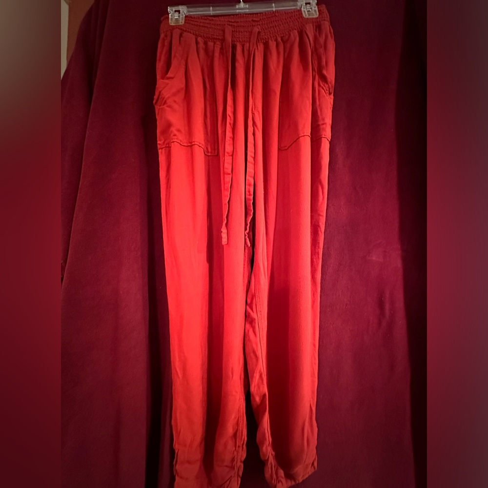 Women’s Loose Fitting Sweatpants- Adjustable Waist